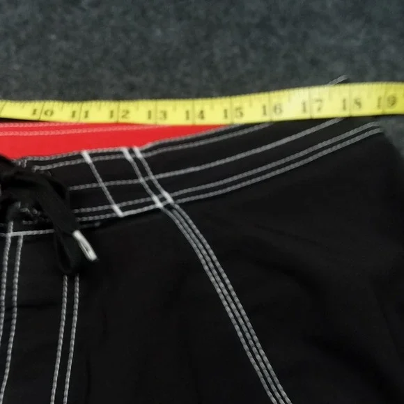 Quiksilver Board Shorts Swim Surf Red Black Accents‎ Men's Size 36 - Picture 3 of 10